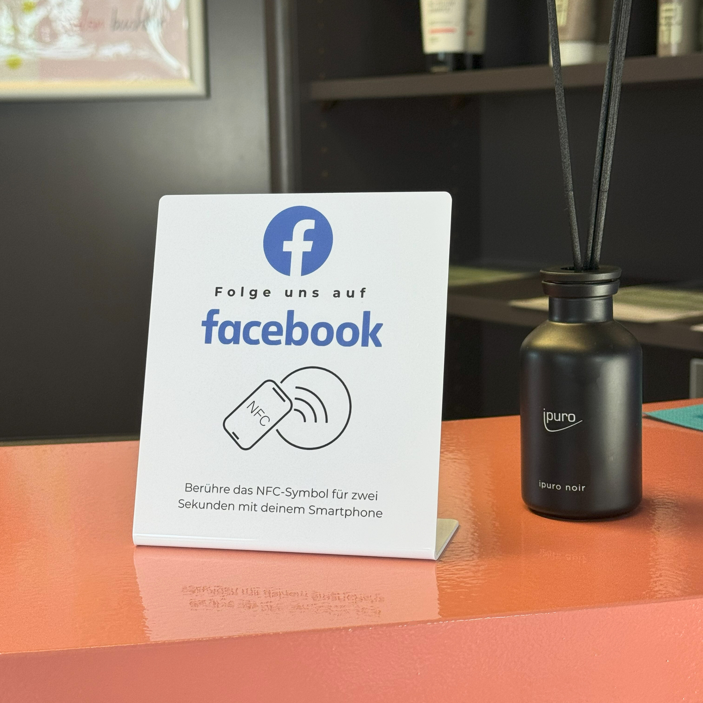 "Folge uns auf Facebook" NFC Aufsteller